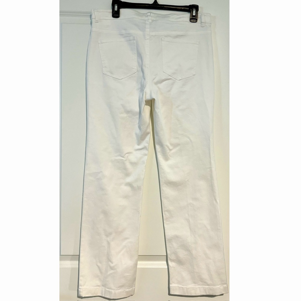 Jones New York NWT White Straight Leg Jeans - Picture 3 of 4